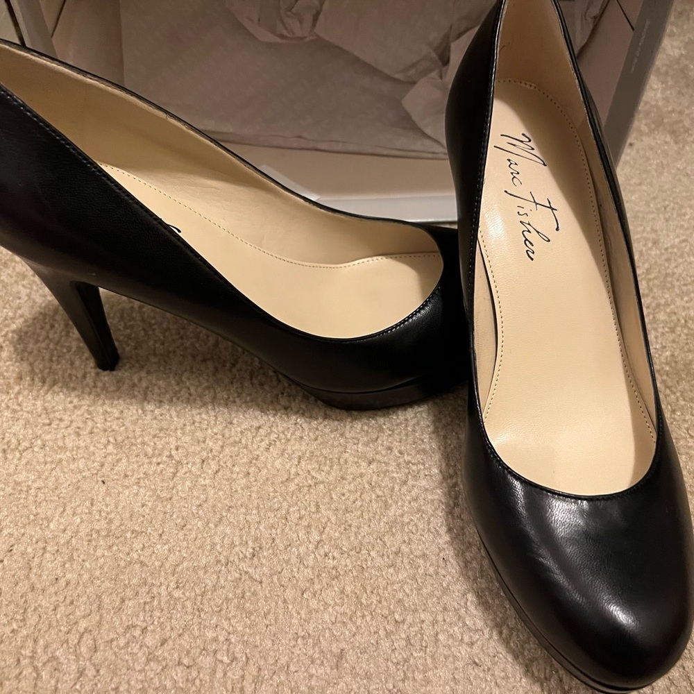 Black leather Marc Fisher high heels